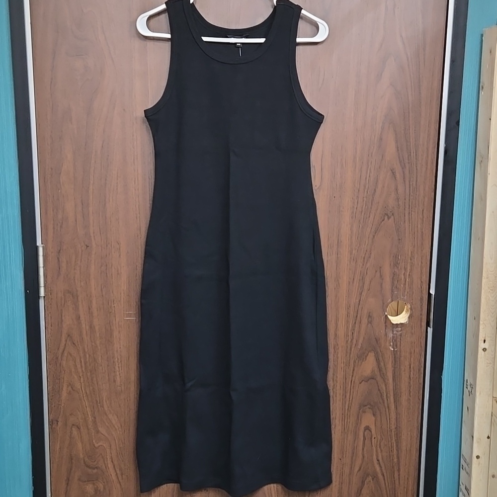 Tahari Size M Black Rib Knit Sleeveless Midi Dress